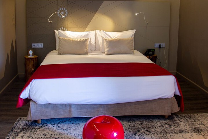 Room 10 of 85
