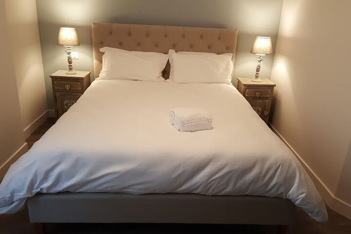 Room 6 of 13
