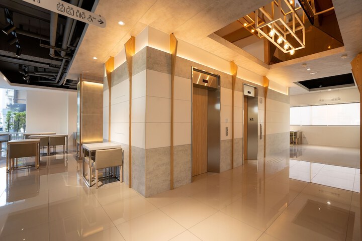 Hotel Interior 118 of 128