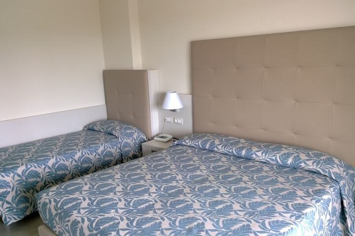 Room 9 of 99