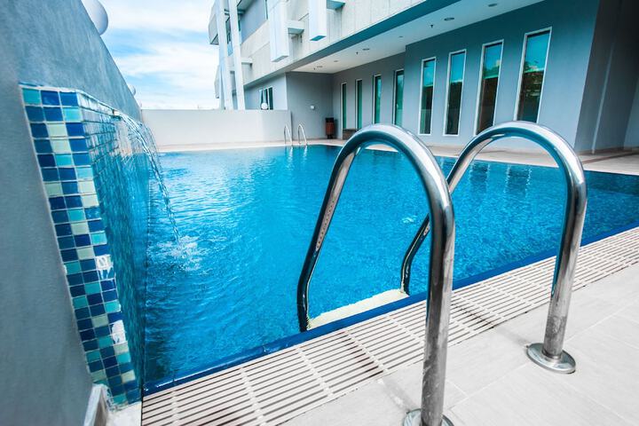 Pool 49 of 90