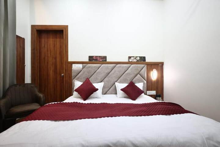 Hotel Om Divine