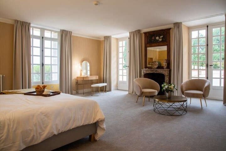 Room 2 of 7