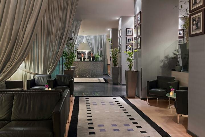 Guest Lobby