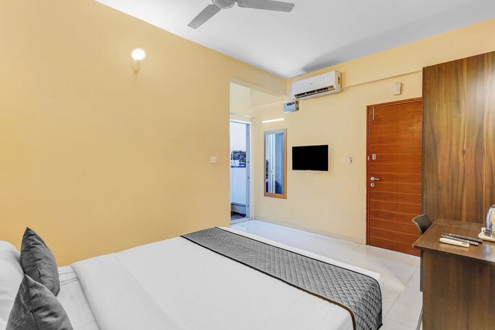 Room 12 of 27