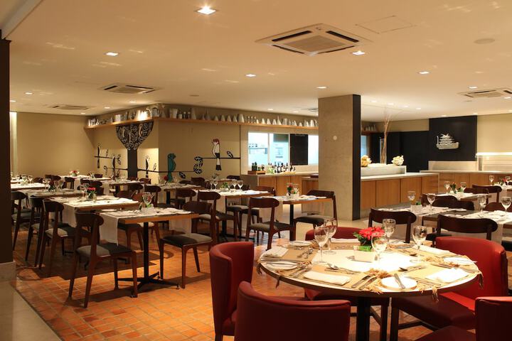 Dining 62 of 96