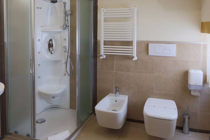 Room 9 of 31