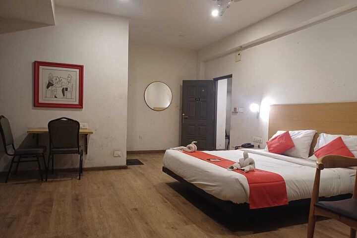 Room 6 of 17