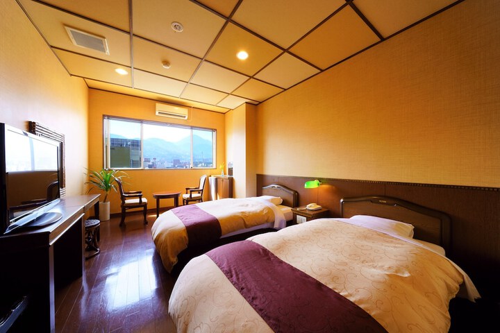 Room 6 of 49