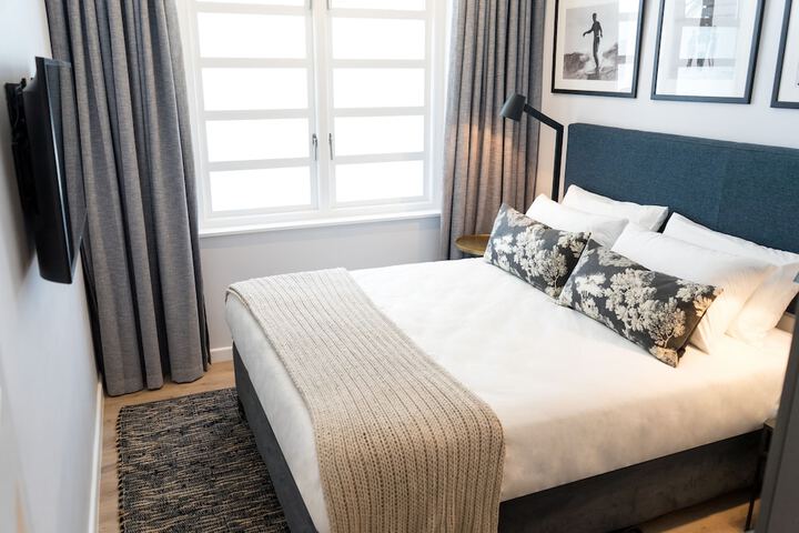 Room 4 of 28