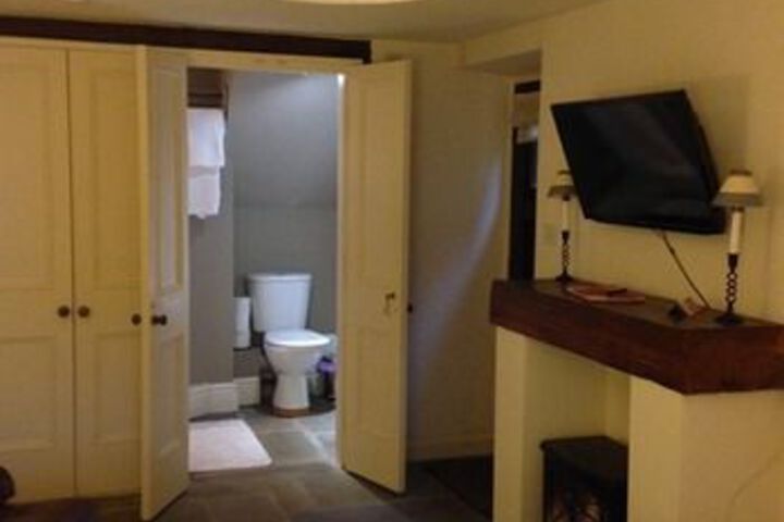 Room 8 of 14
