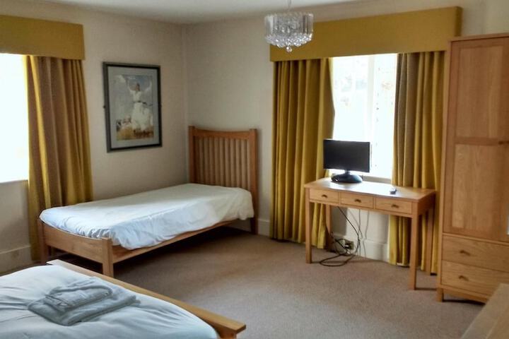 Room 12 of 48