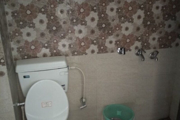 Room 9 of 10