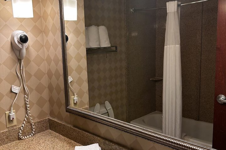 Room 21 of 39