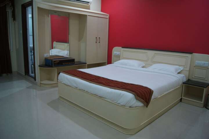 Room 7 of 42
