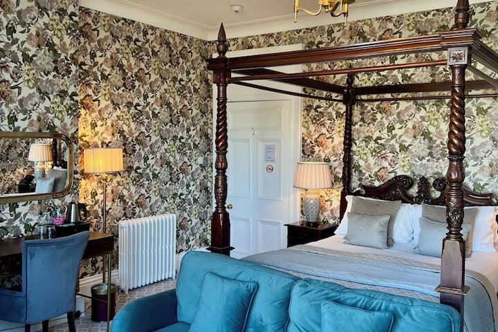 Room 2 of 14