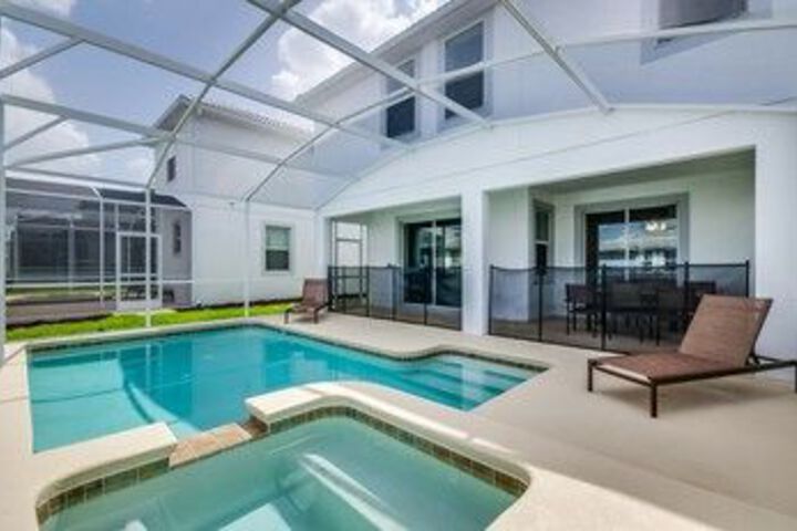 Pool 33 of 37