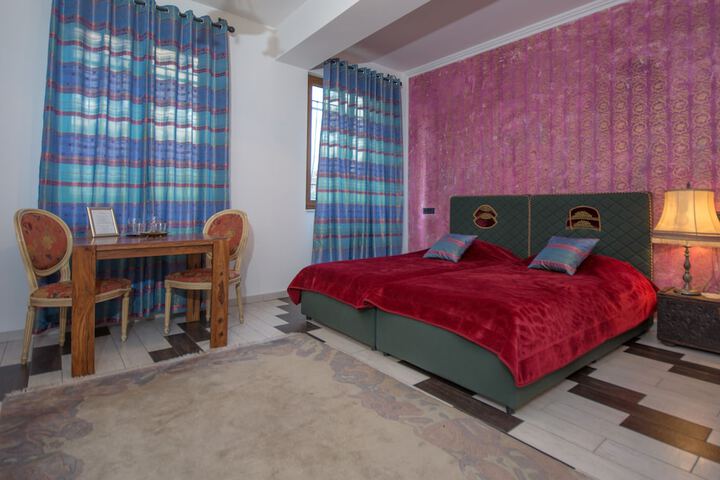 Room 9 of 65