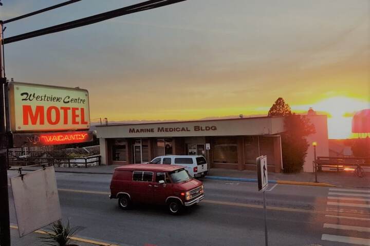 Hotel 35 of 40