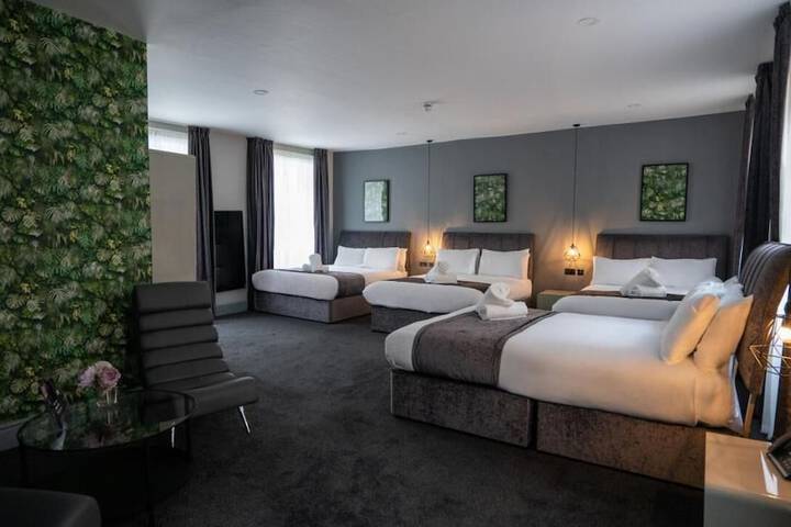 Room 5 of 22