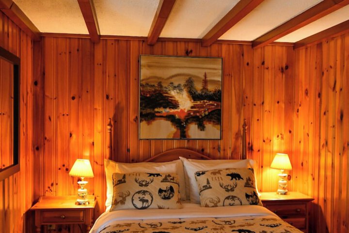 Room 33 of 100