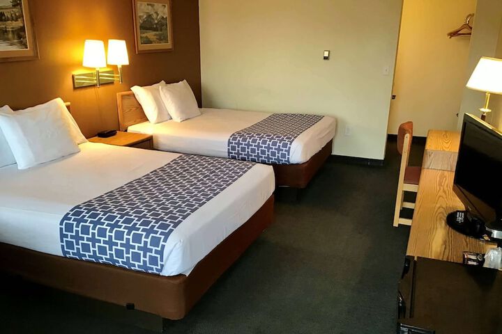 Room 8 of 15