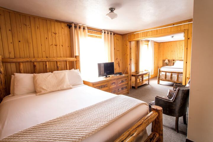 Room 6 of 43