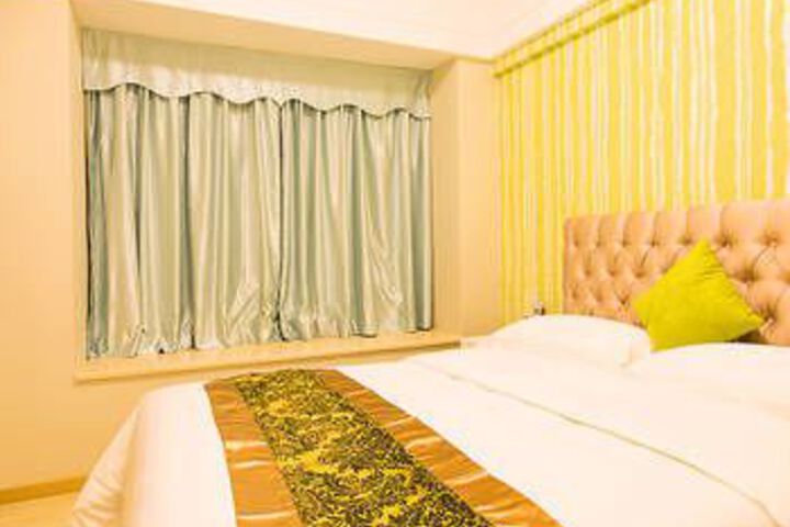 Room 5 of 7