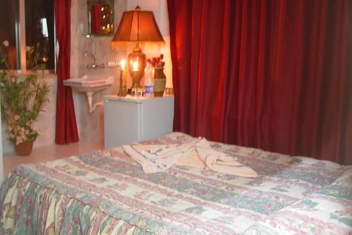 Room 8 of 31