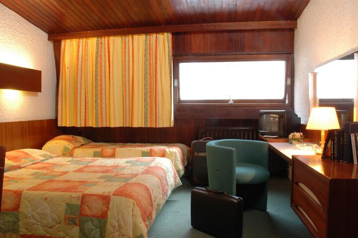 Room 3 of 52