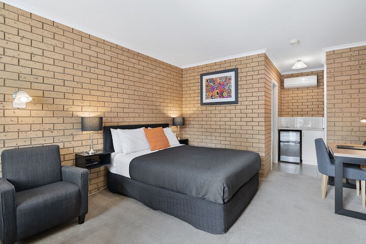 Room 12 of 22