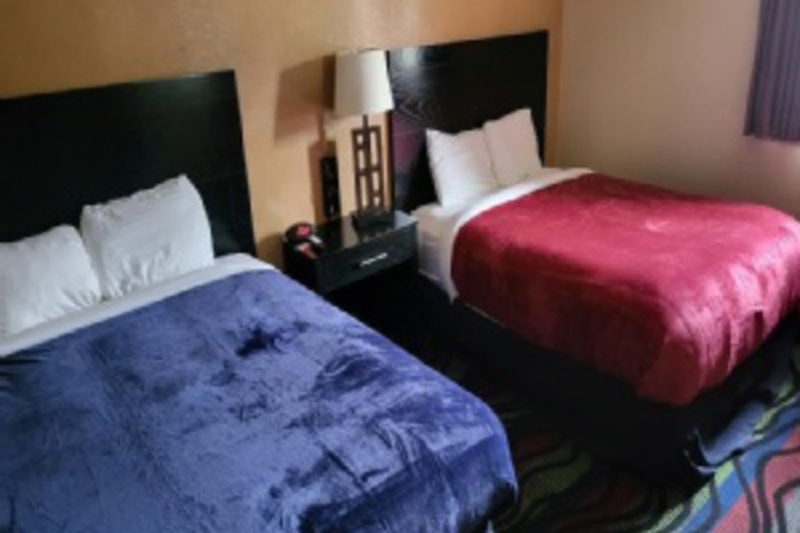 Room 33 of 72