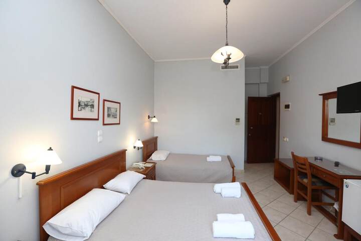 Room 17 of 44