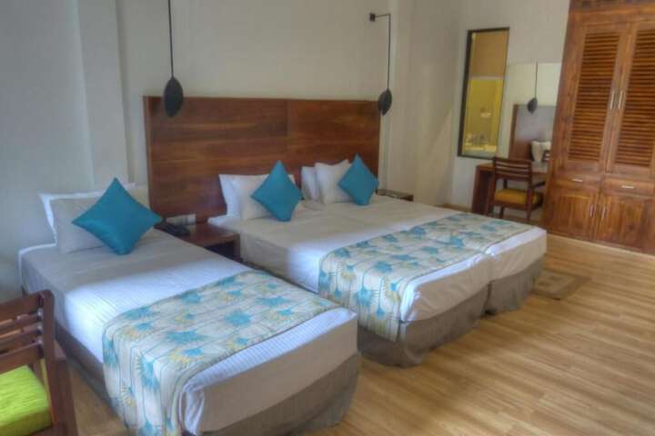 Room 11 of 29