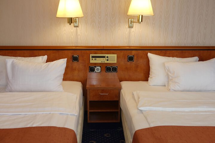 Room 35 of 72