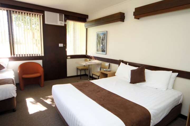 Room 8 of 30