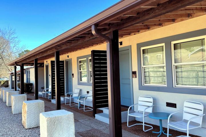 Exterior of The Dixie Motel Brenham