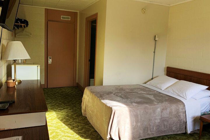 Room 8 of 44