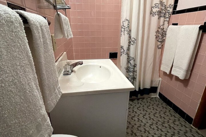 2 Double Beds (8 of 16)