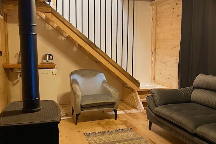 Room 10 of 19