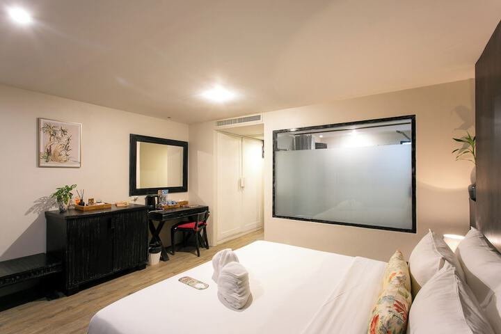Room 51 of 150