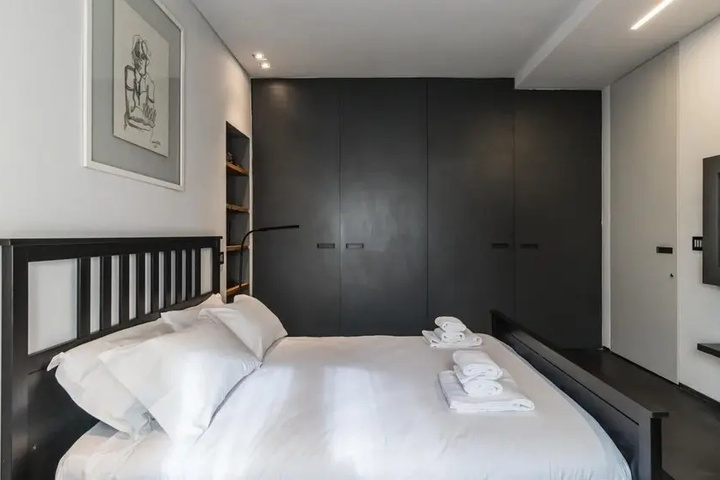 Room 4 of 13