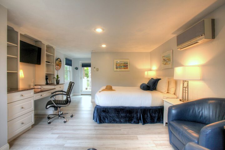 Room 5 of 100