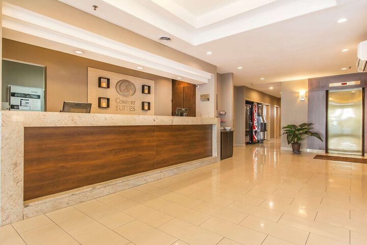 Entrance & Lobby