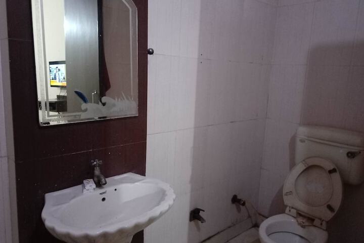 Room 10 of 20