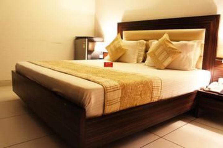 Room 9 of 21