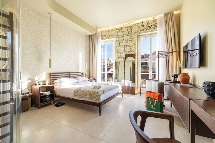Room 4 of 27