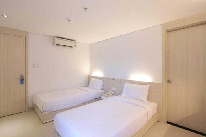 Room 14 of 36