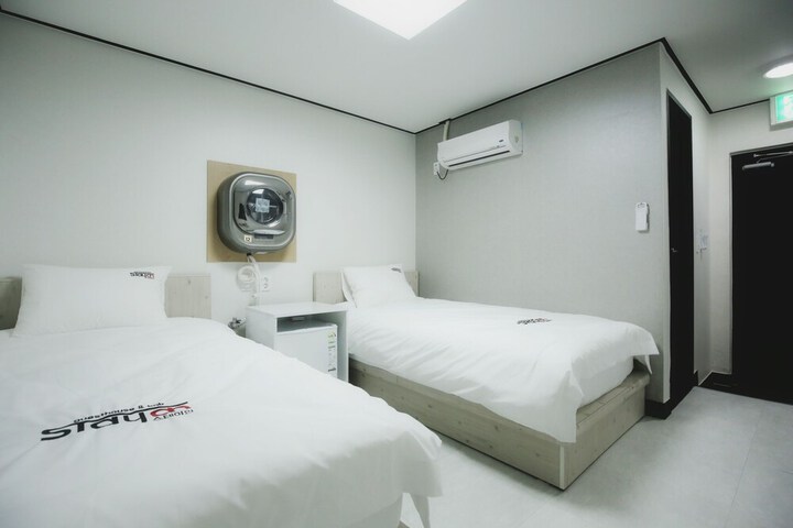 Room 6 of 46