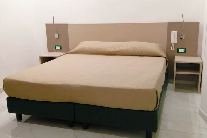 Room 19 of 98